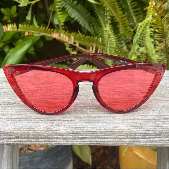 Lot of (4) Four Fun Various Colors & Shapes Sunglasses. Party Celebration - Picture 2 of 9